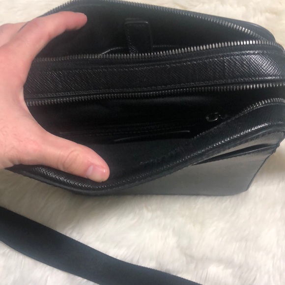 Michael Kors black saffiano leather crossbody bag - Picture 2 of 4